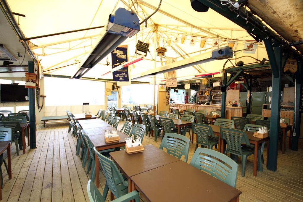 Coast High Country Inn Whitehorse Exterior photo