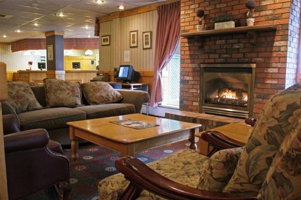 Coast High Country Inn Whitehorse Interior photo