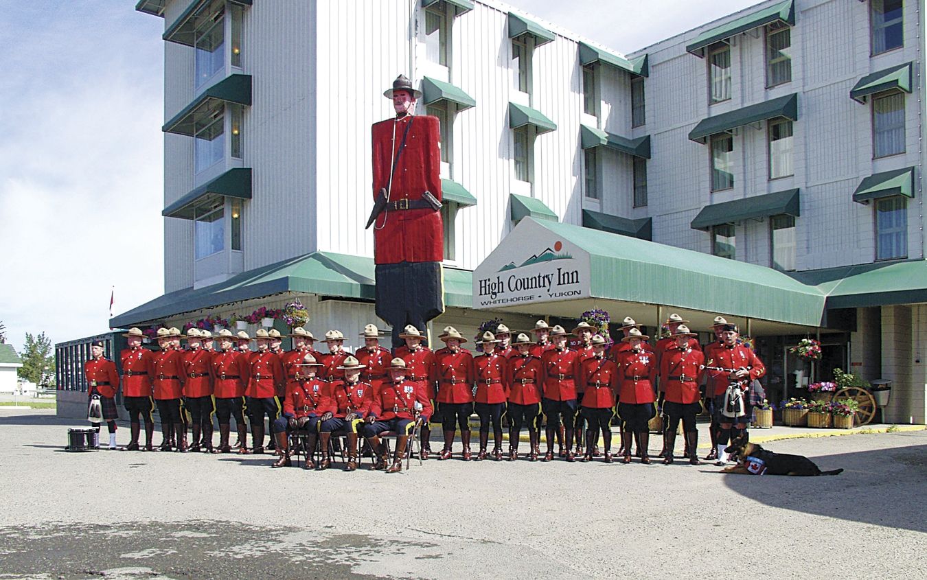 Coast High Country Inn Whitehorse Exterior photo