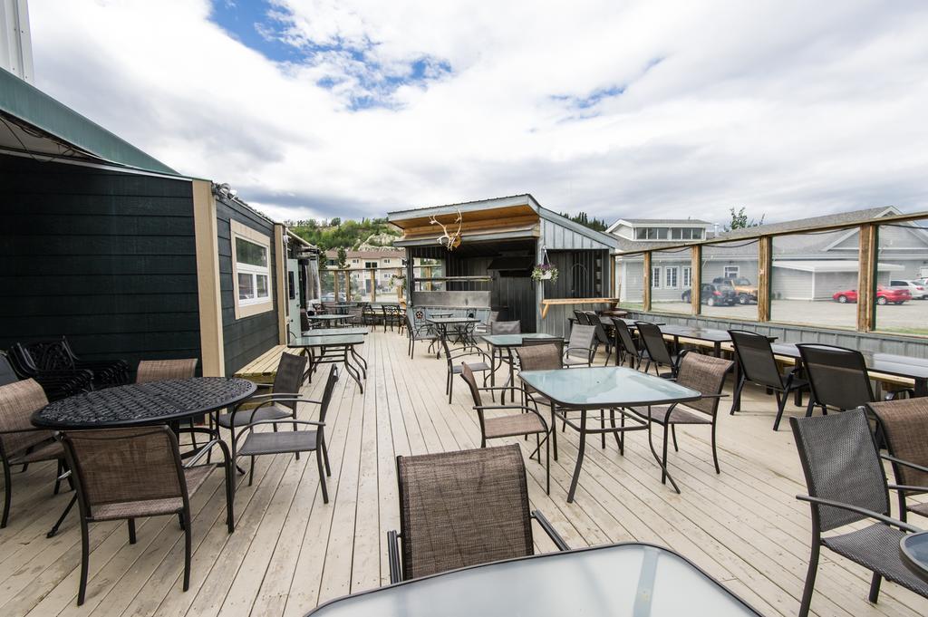 Coast High Country Inn Whitehorse Exterior photo